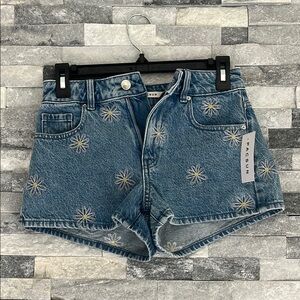 New Arrival!! Pacsun women's denim shorts